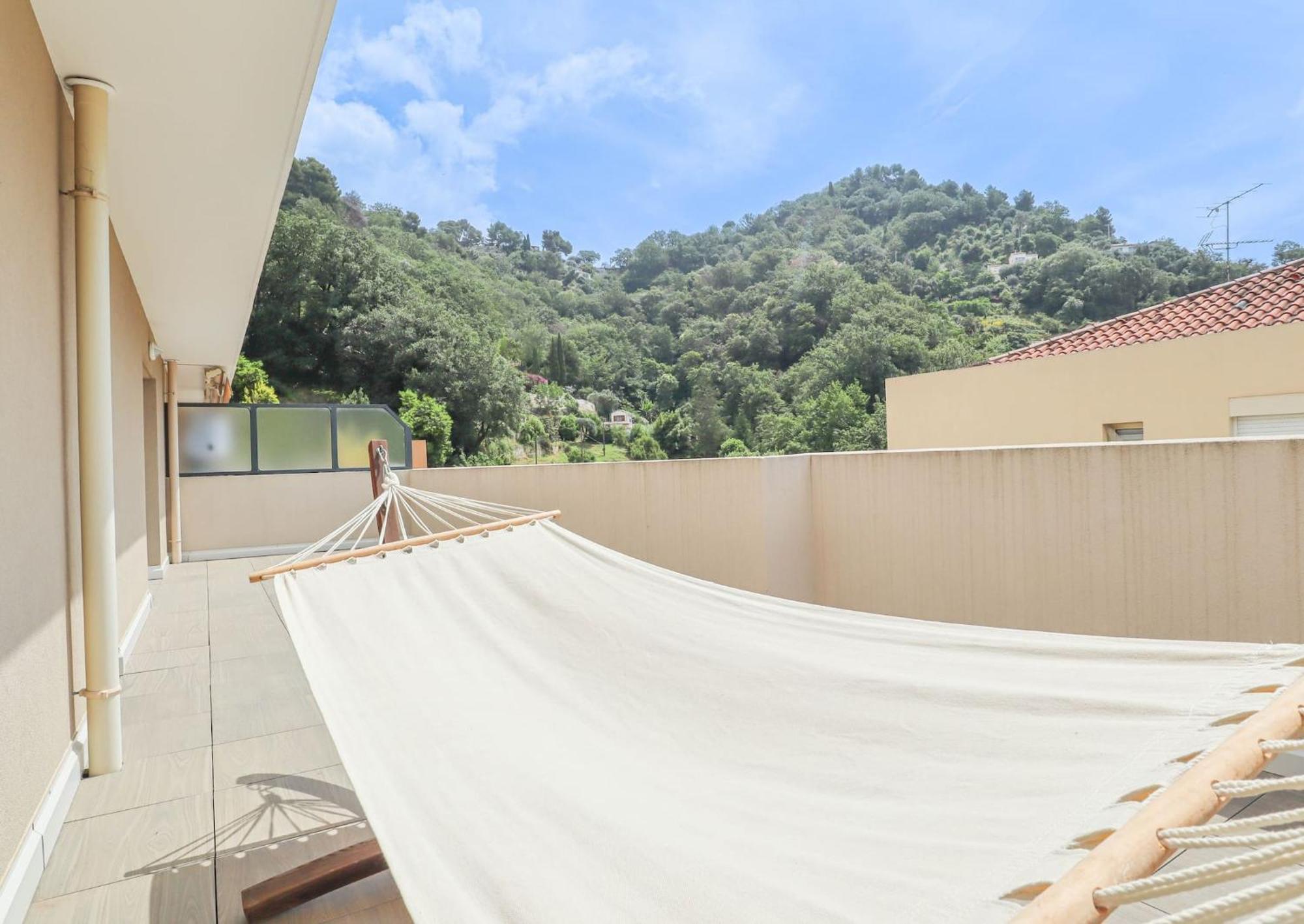 Spacieux Rooftop Parking, Terrasse Ensoleillee Menton Eksteriør billede