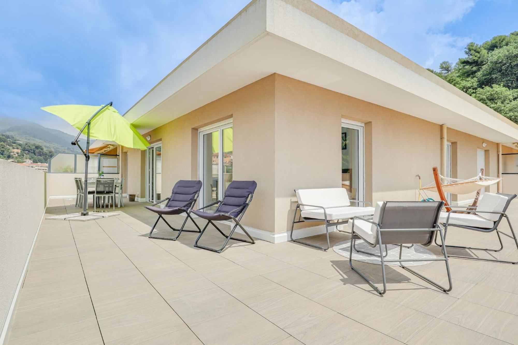 Spacieux Rooftop Parking, Terrasse Ensoleillee Menton Eksteriør billede
